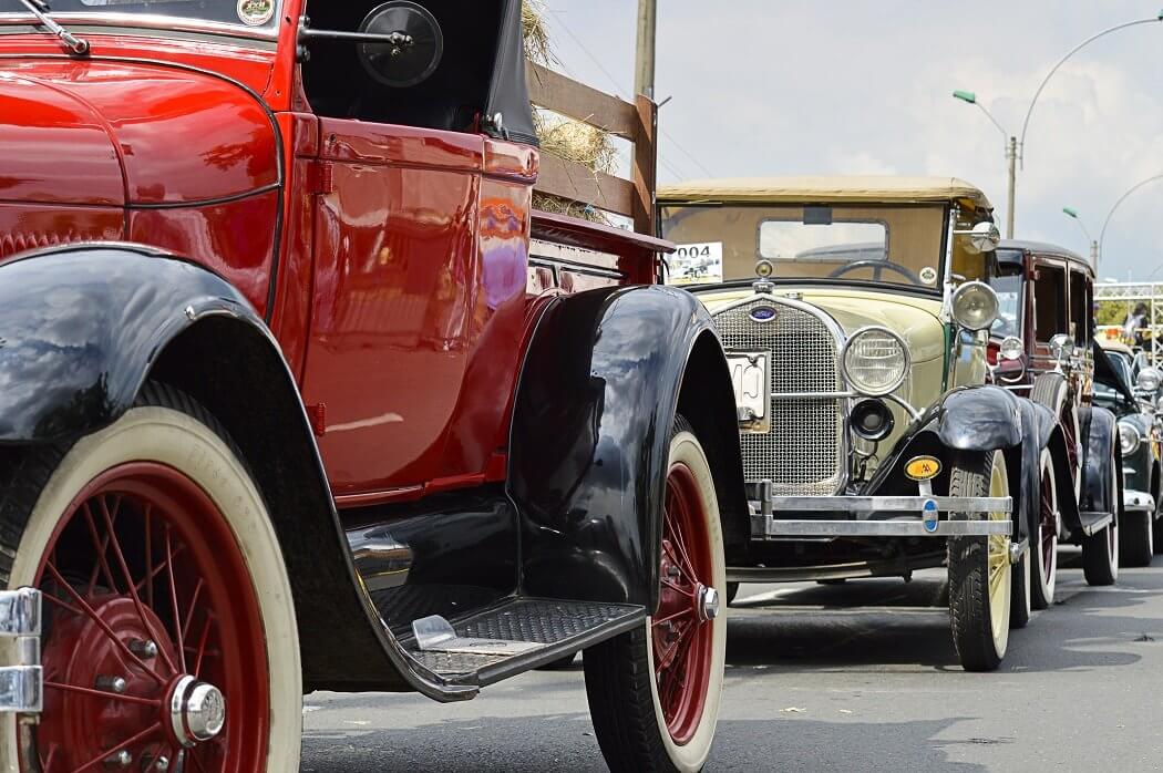 En el cumpleaños 483 de Cali exposición de autos clásicos y audición de melómanos
