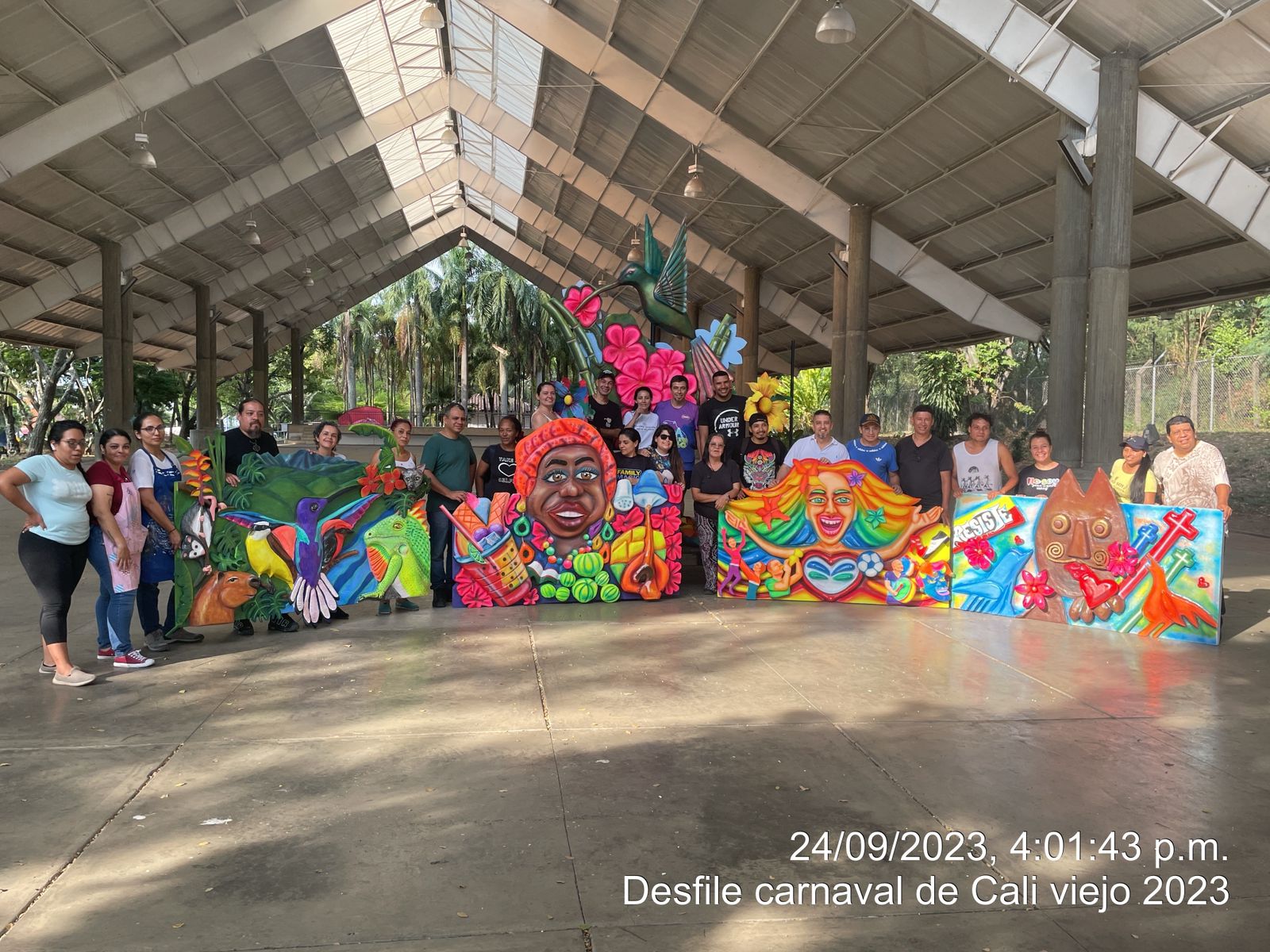 Finaliza el taller para la construcción de carrozas en el marco del Desfile del Carnaval de Cali Viejo