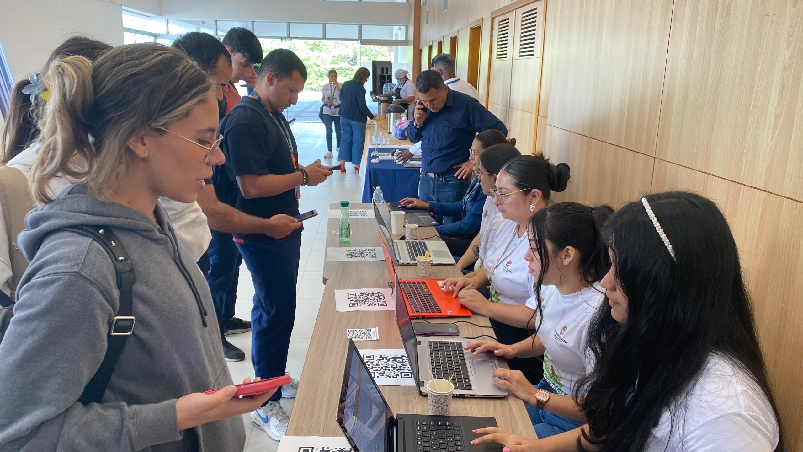 Corfecali implementa tecnología NFC para un intercambio seguro de información en evento de la COP16