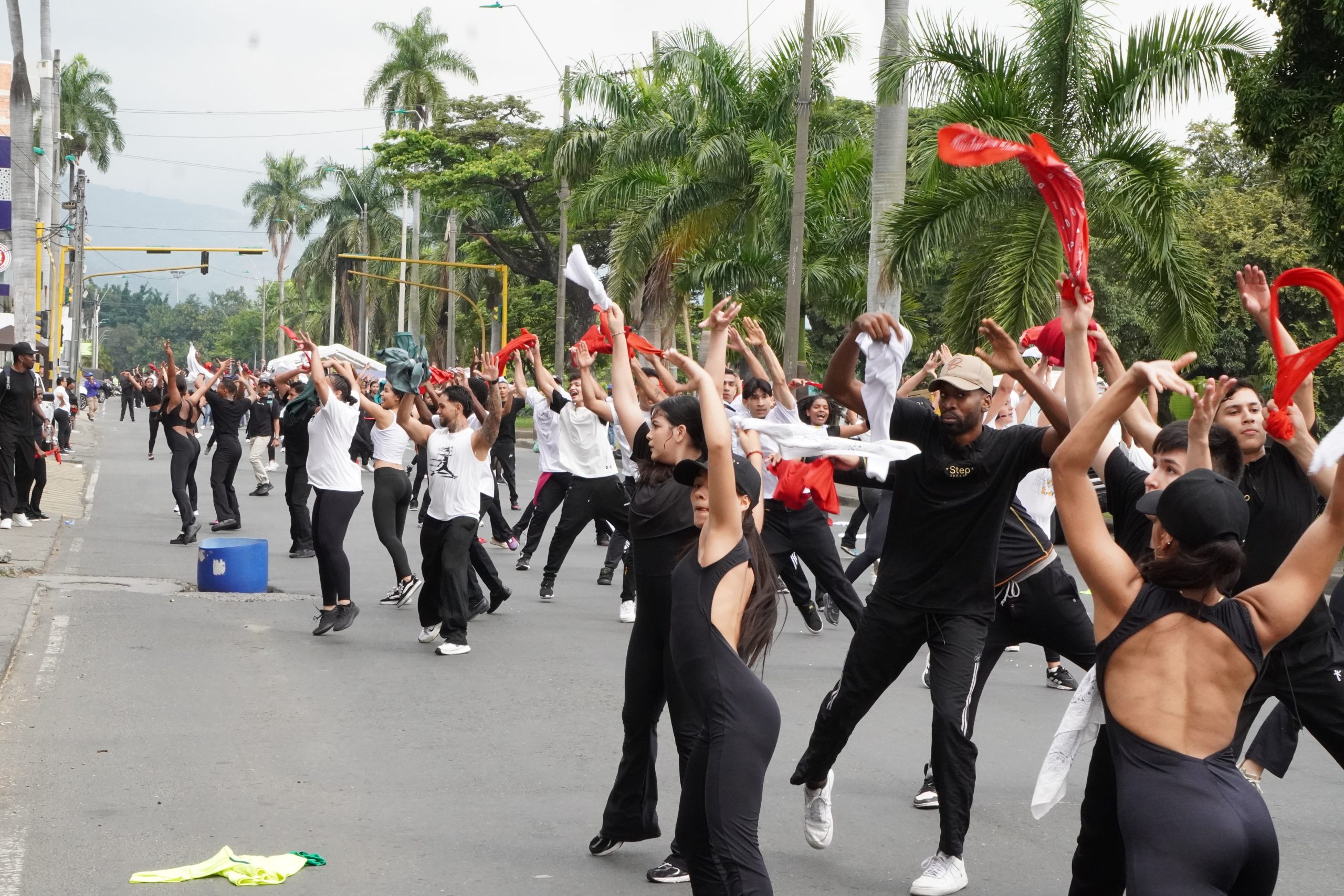 ASÍ SE VIVIÓ EL PRIMER ENSAYO DEL SALSÓDROMO 2025 EN LA CALLE 25