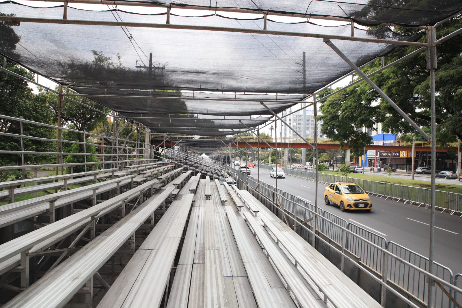 Las graderías y montaje del Salsódromo de la 68 Feria de Cali están casi listos en la Autopista Suroriental
